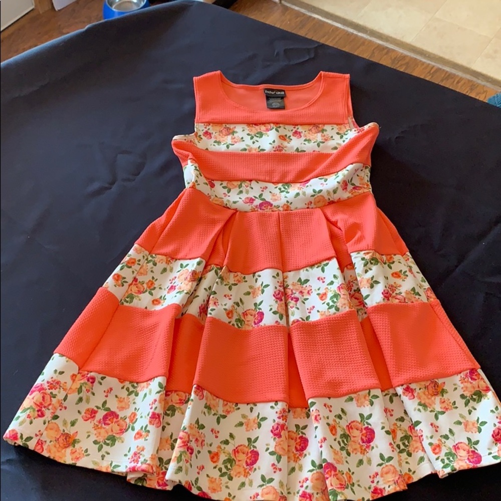 Girls summer dress size M